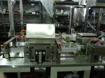 Высокоскоростное оборудование для наполнения и укупоривания суппозиториев Alu-Alu (GZS-9A)