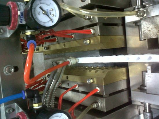 Производитель фармацевтического оборудования Машина для формования суппозиториев, наполнения и укупорки (модель U)