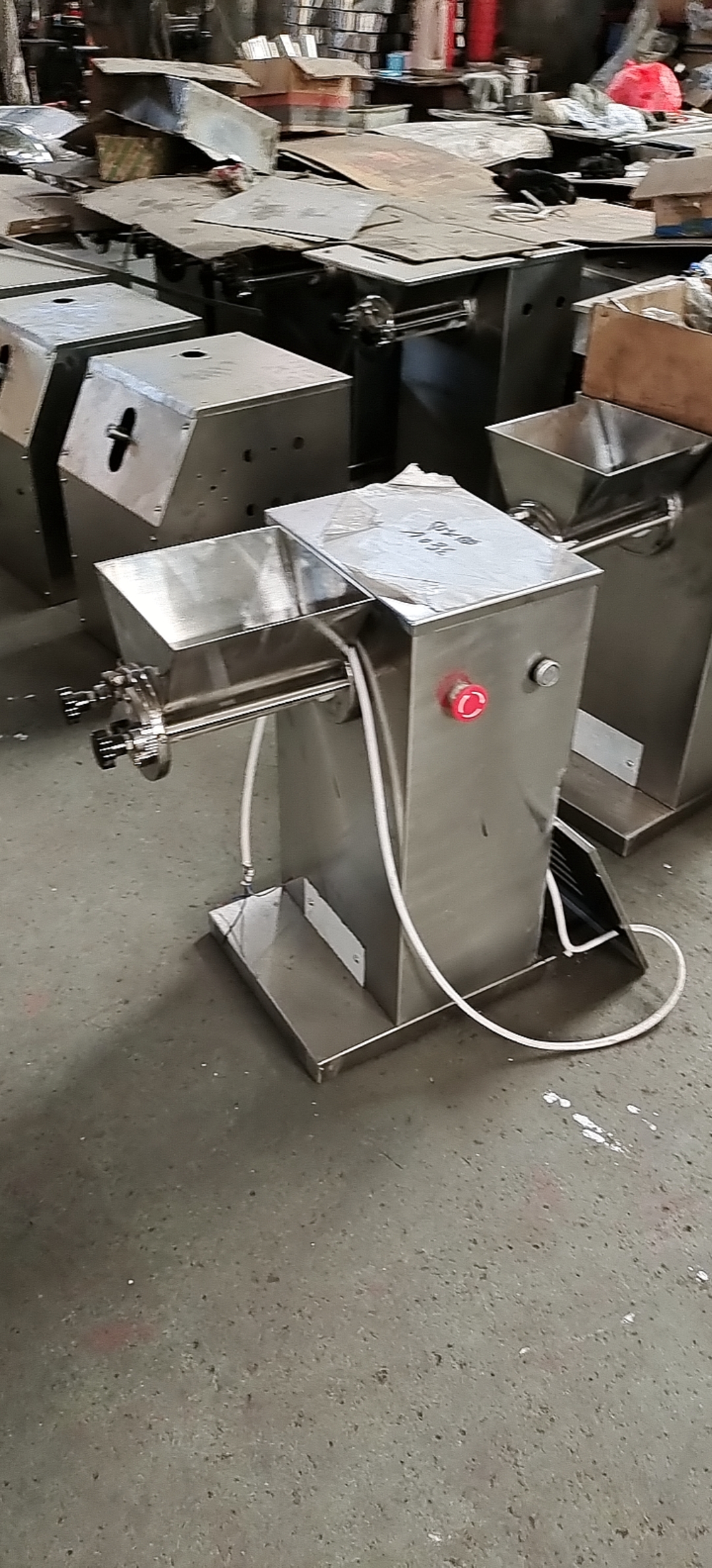 Модель Yk60 90 160 Качающийся гранулятор Осциллирующий гранулятор для порошка и гранул 