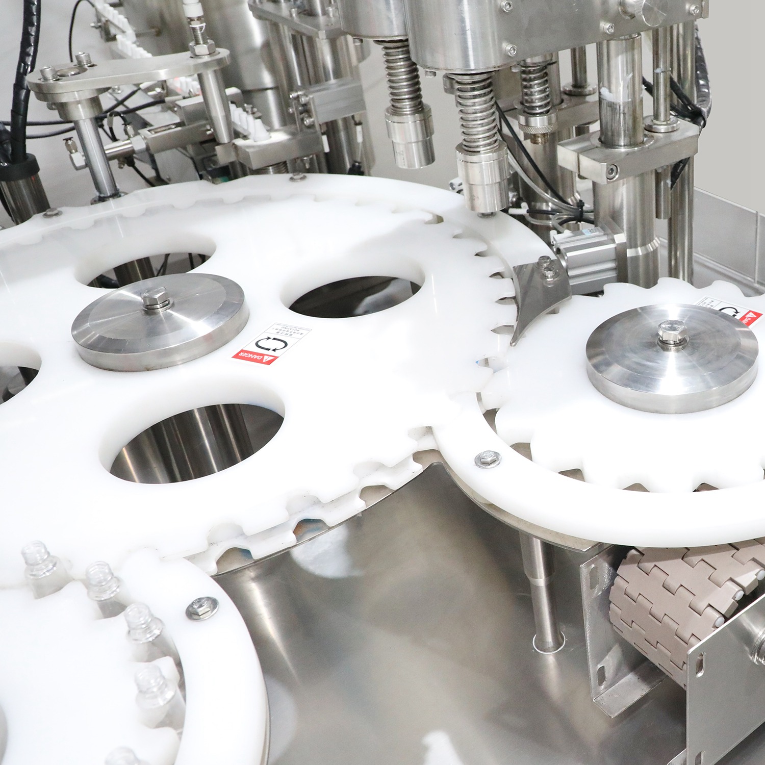 Автоматическая высококачественная машина для наполнения электронных жидкостей для электронных сигарет