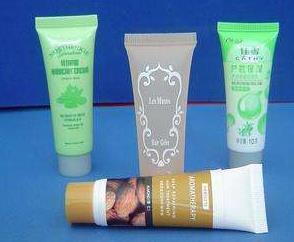 Машина для наполнения и укупорки пластиковых и композитных туб (BGNY)