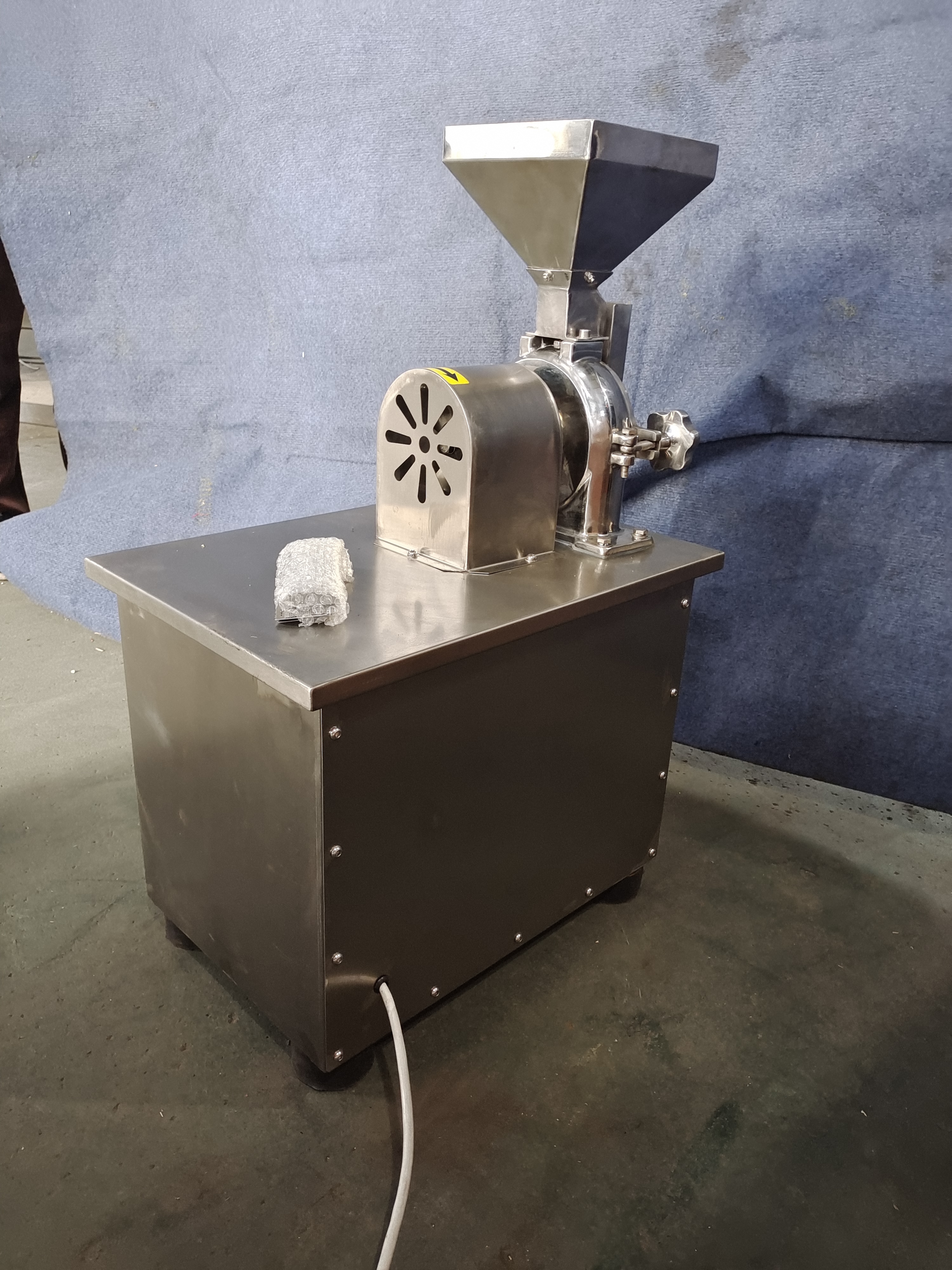 Высокоэффективный шлифовально-дробильный станок SF (комплект) Шлифовальный станок (30B)