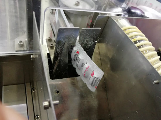 Новая модель хорошего качества с ПЛК управления машиной для наполнения и укупорки суппозиториев (Zs-3)