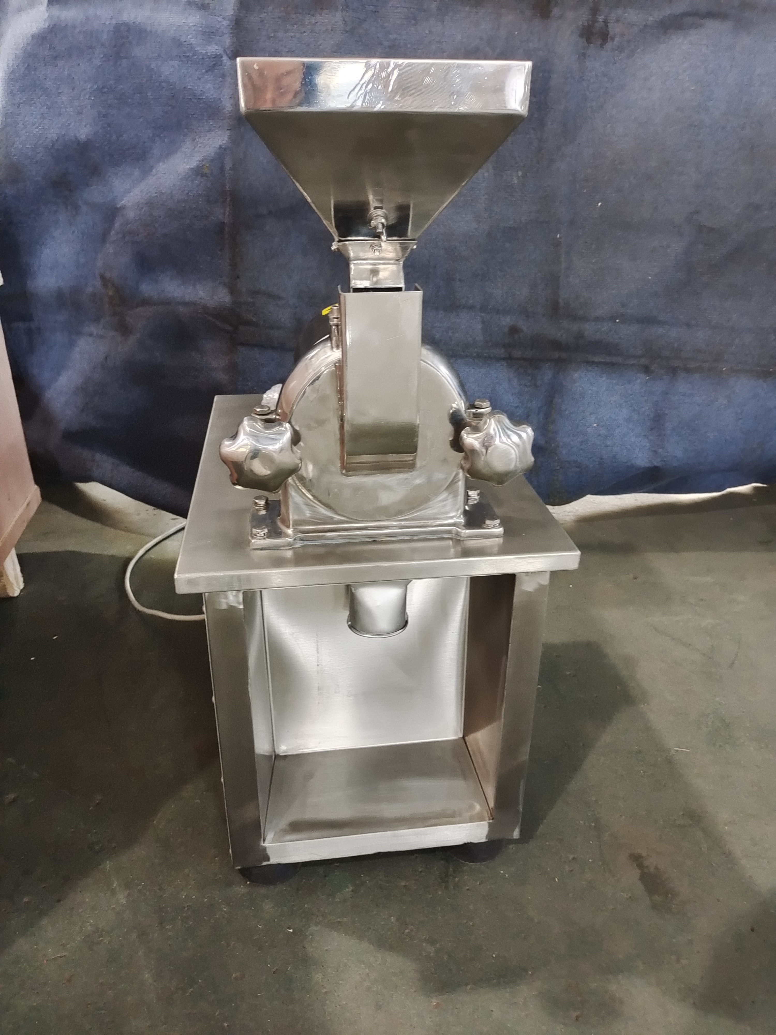 Высокоэффективный шлифовально-дробильный станок SF (комплект) Шлифовальный станок (30B)