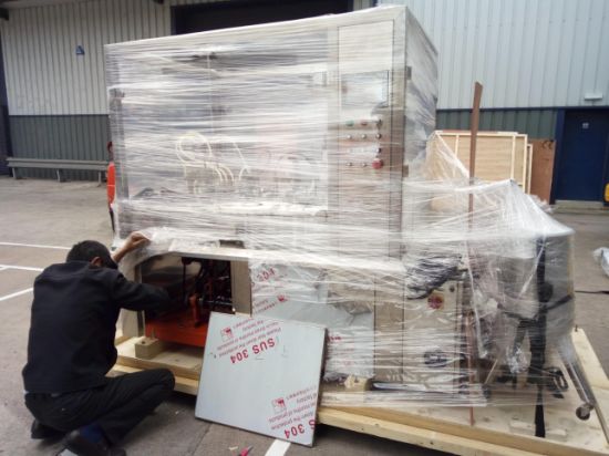 Автоматическая машина для наполнения бутылок жидкостью, укупорки, маркировки, упаковочной машины