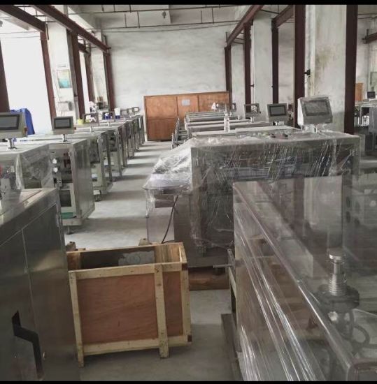 Полностью автоматическая машина для формования, наполнения и запечатывания пластиковых ампул дезинфицирующим средством