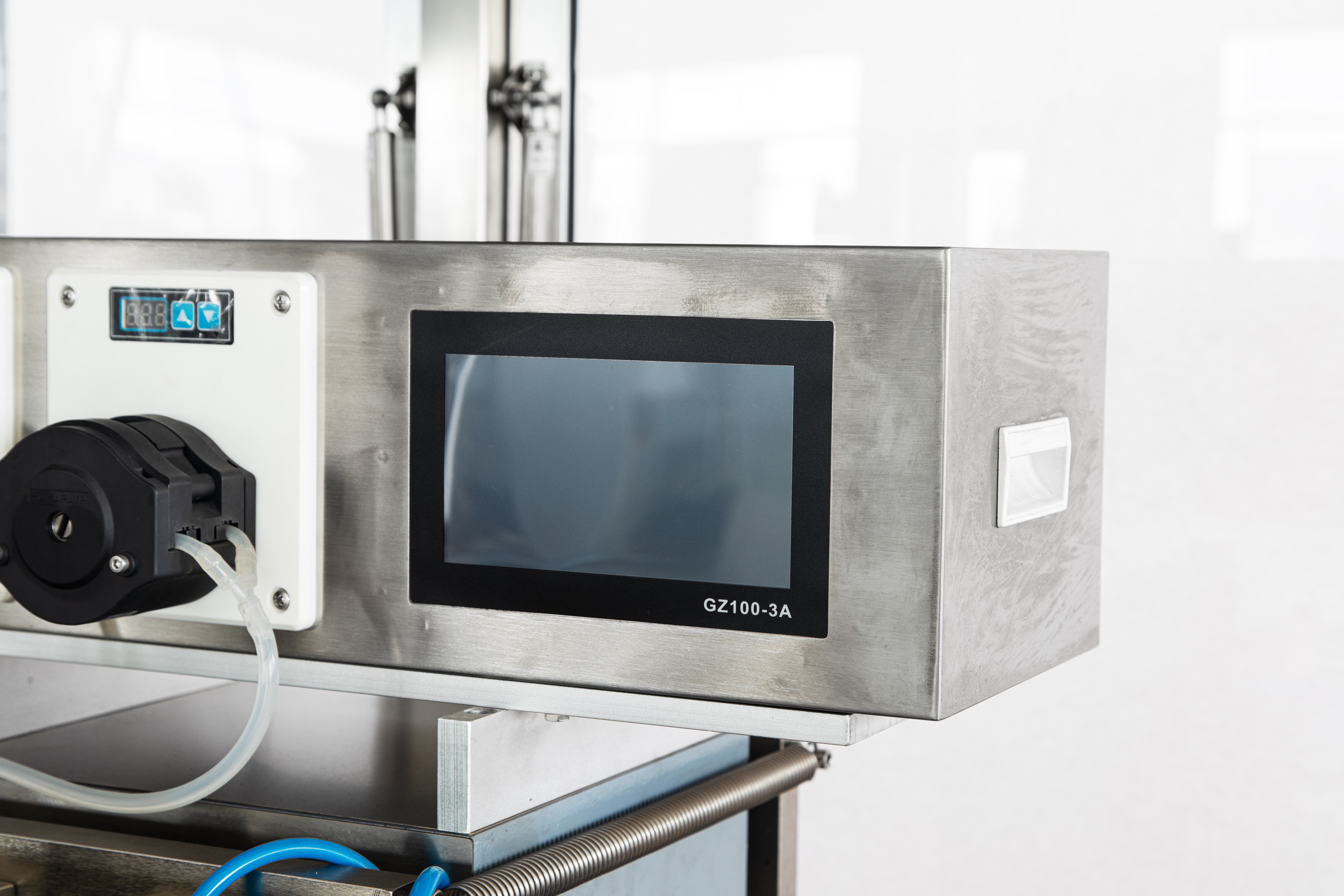 Небольшая машина для наполнения и запечатывания пластиковых ампул для фармацевтических продуктов для здоровья под брендом BSIT